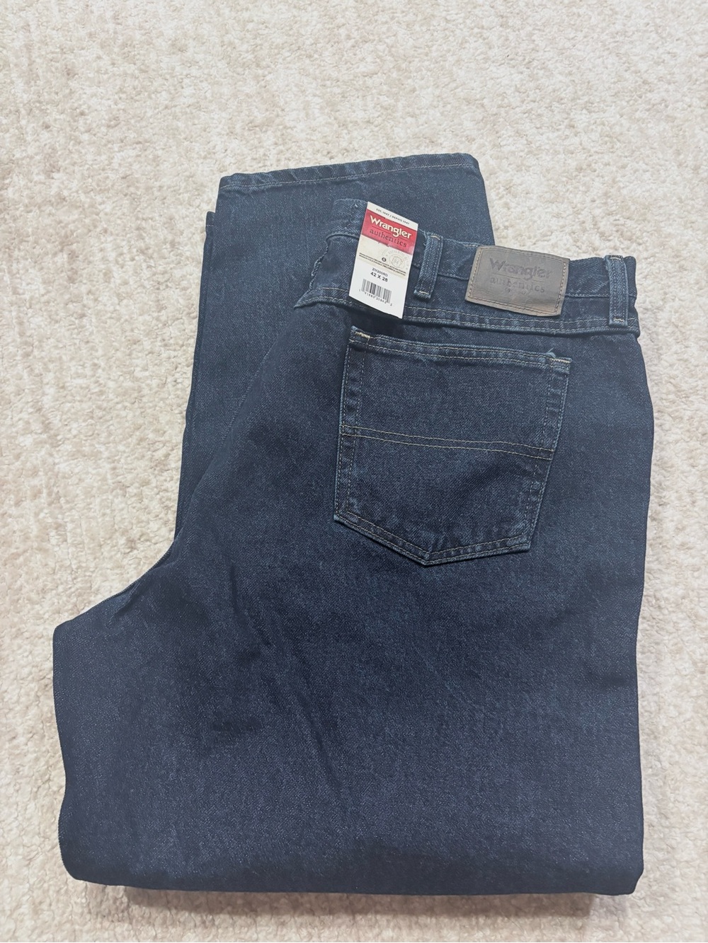 Men’s Wrangler Authentics NWT 42x28